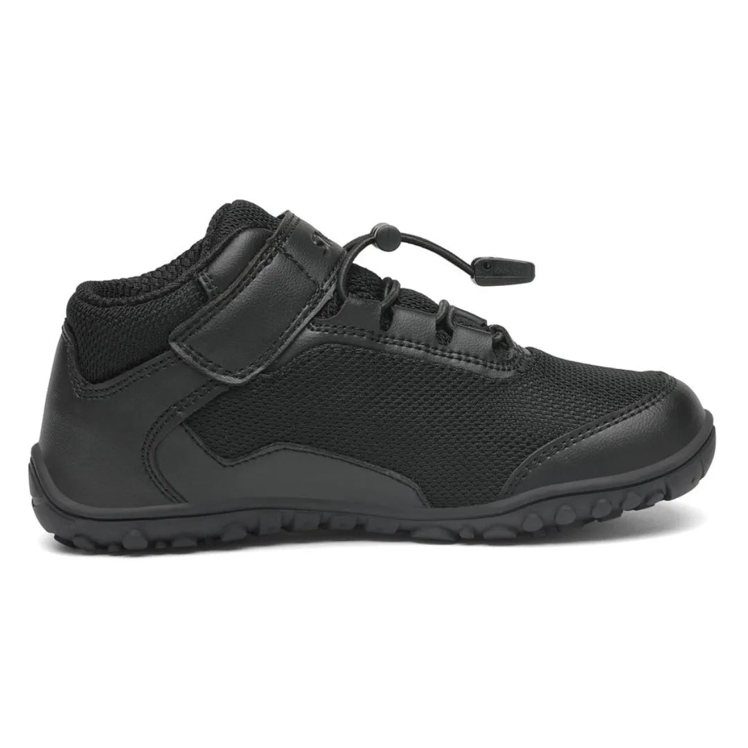 Botas barefoot impermeables negras Saguaro Kids Brave I, calzado respetuoso para lluvia y nieve con suela plana.