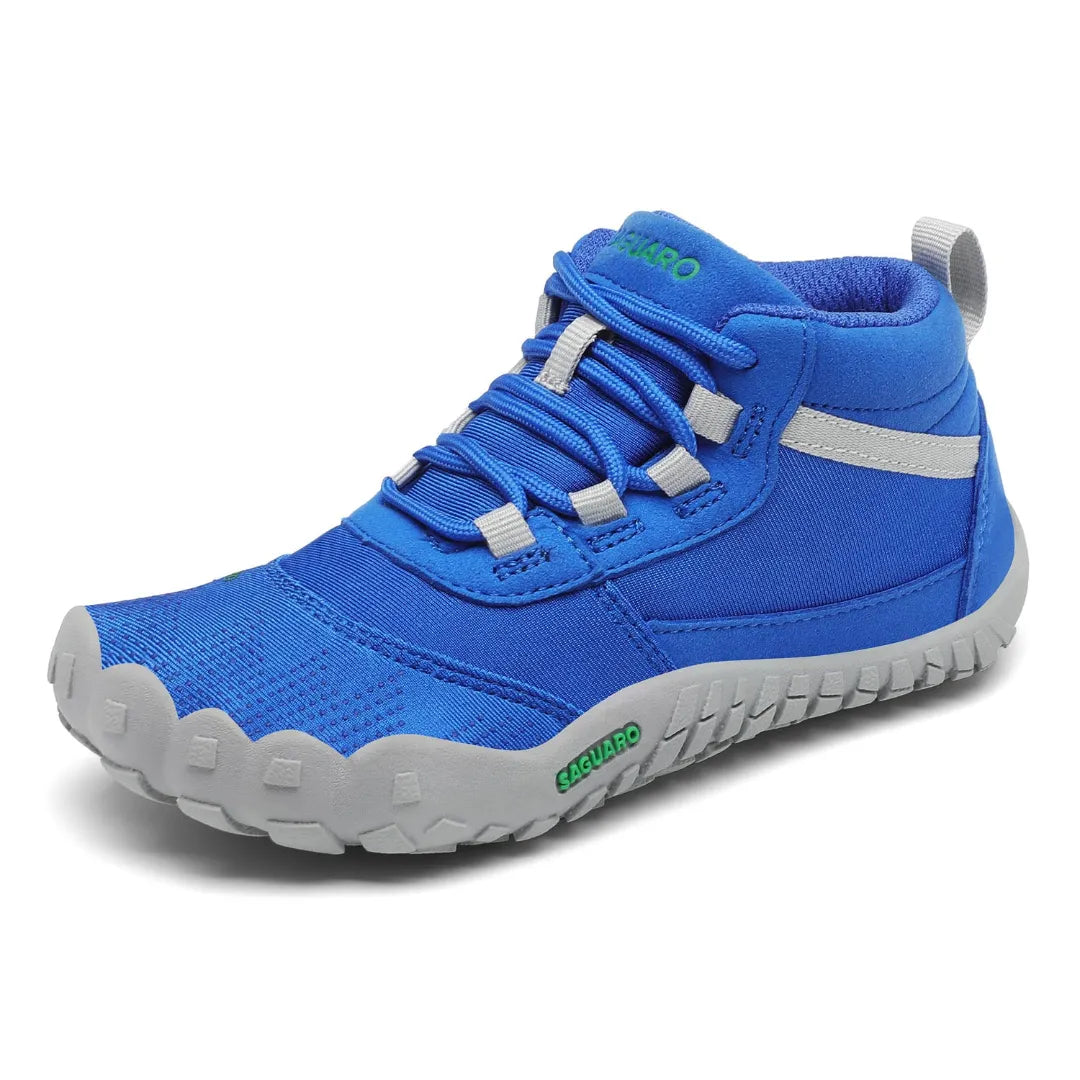 Botas ergonómicas para niño color azul Saguaro Will I Lite, diseño minimalista con suela flexible y drop cero para mayor estabilidad.