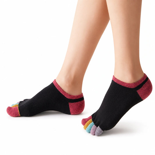 Calcetines 5 dedos para hombre y mujer en color negro marca Sowilo, calcetín corto invisible y deportivo de alta elasticidad en Chile.