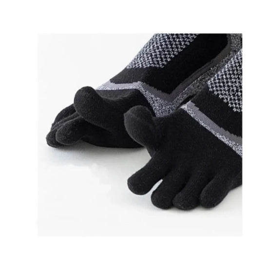 Calcetines dedos negros para trekking, evitan ampollas entre dedos.