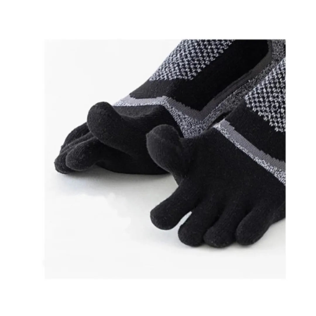 Calcetines dedos negros para trekking, evitan ampollas entre dedos.