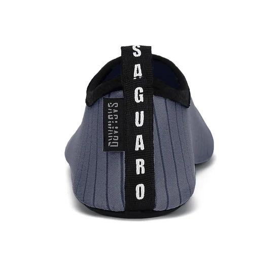 Calzado barefoot de verano Saguaro Touch IV gris, diseño ligero y ultra transpirable ideal para vacaciones en Chile.