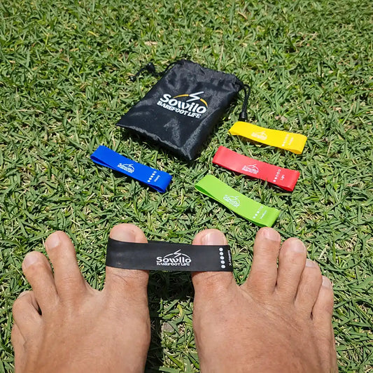 Ejercicios técnicos con bandas elásticas Sowilo para mejorar la tracción en zapatillas barefoot.