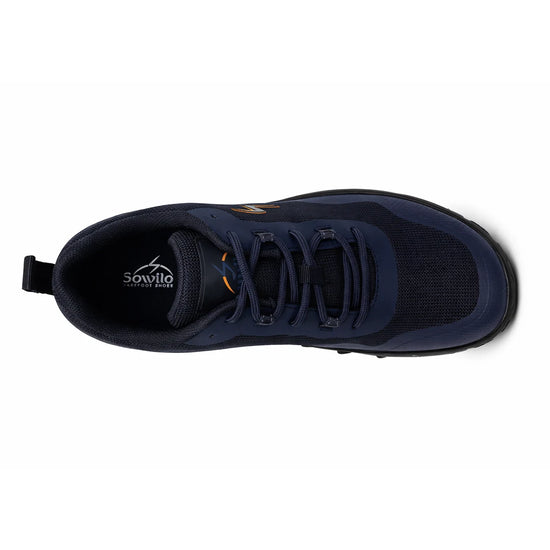 Vista superior de zapatillas minimalistas Sowilo Algiz, destacando la horma ancha que permite la expansión de los dedos.