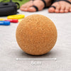 Pelota de corcho natural de 6 cm diseñada para la recuperación funcional del arco plantar.