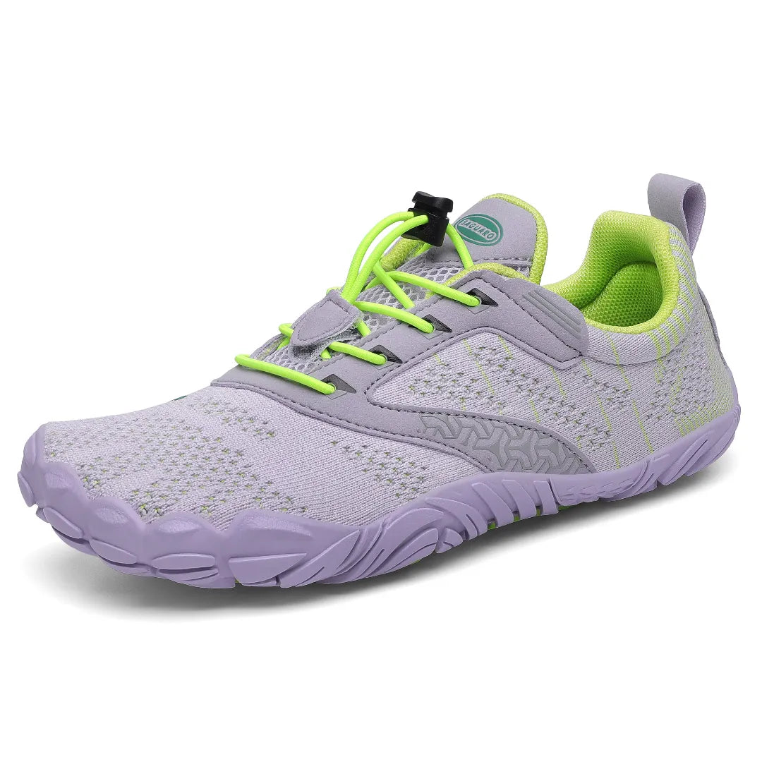 Zapatilla barefoot infantil Saguaro púrpura con cordones verdes para niños activos.