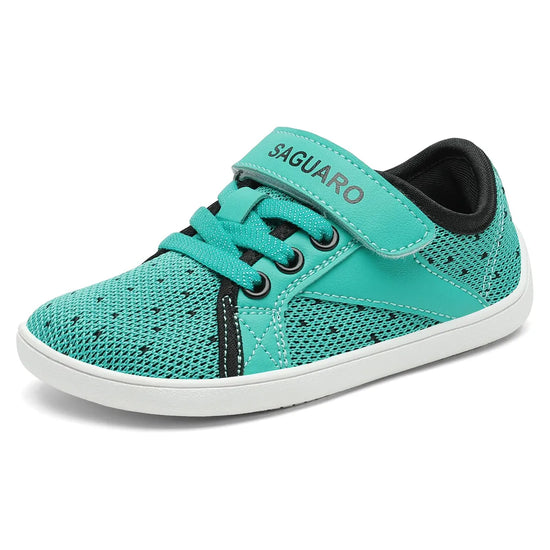 Zapatilla barefoot verde ergonómica  para niños con cierre velcro.