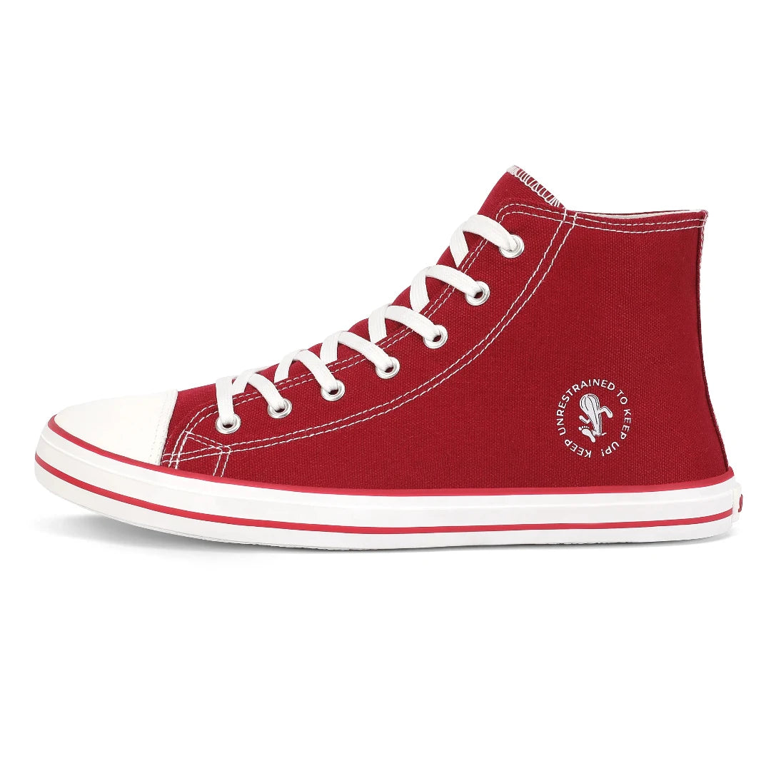 Vista lateral de zapatilla Saguaro Roam I roja con logo y cordones blancos.