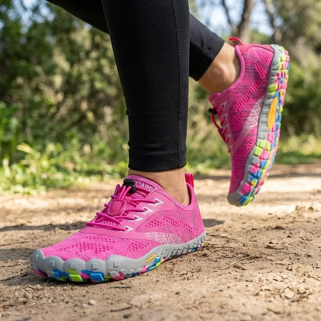 Persona usando Saguaro Smart I rosas mostrando comodidad y movimiento natural.