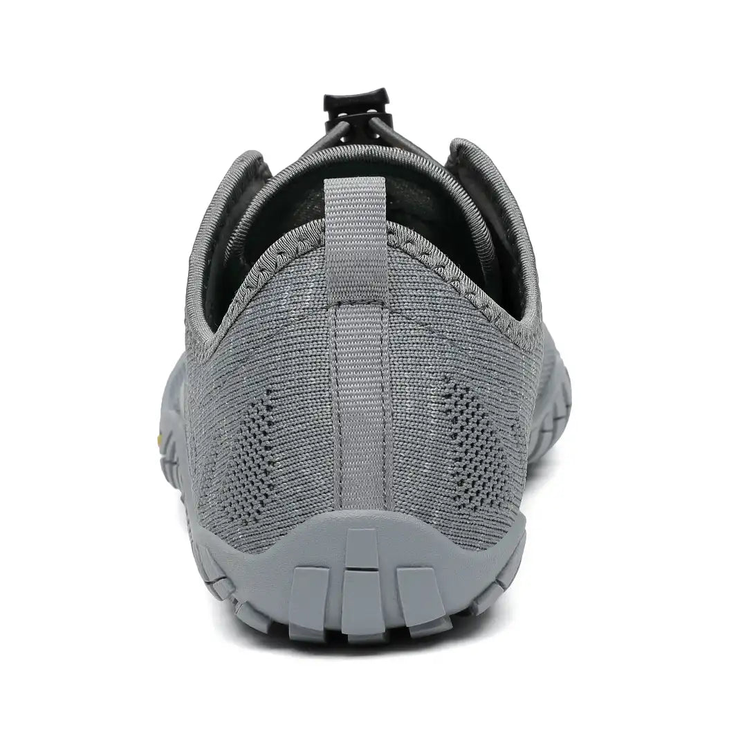 Saguaro Smart I grises vista trasera con talón estable y reforzado.