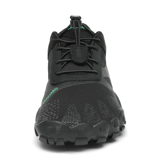 Zapatillas Saguaro Vitality III negras vista frontal mostrando puntera ancha barefoot.