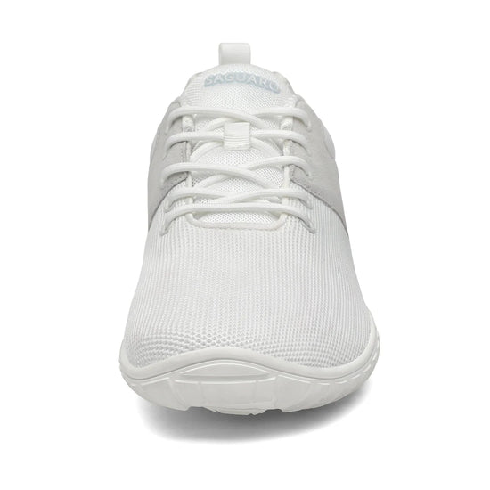 Zapatilla Saguaro Wish I blanca vista frontal destacando puntera ancha barefoot.