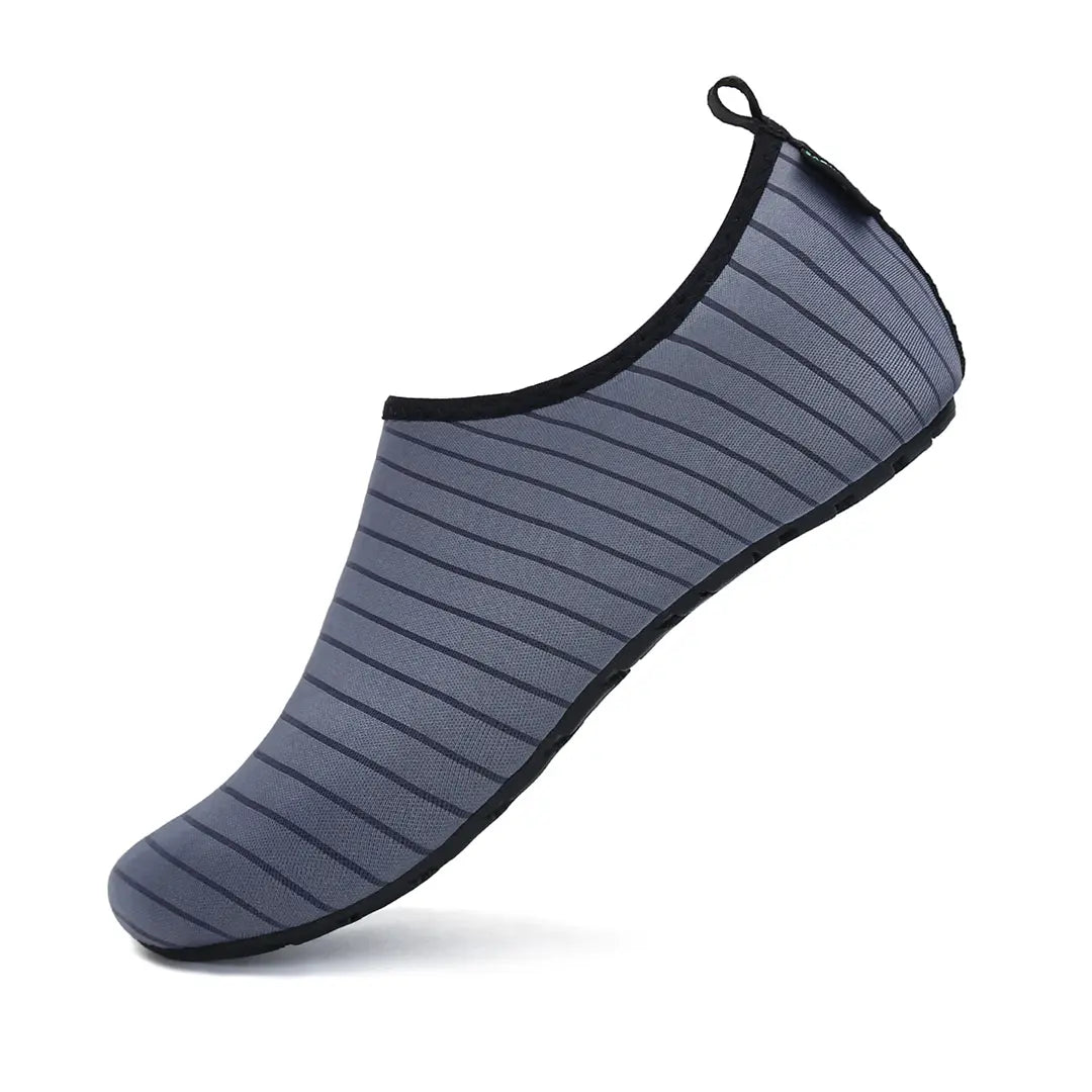 Zapatillas de agua barefoot grises Saguaro Touch IV, calzado anfibio de secado rápido para playa y deportes náuticos.