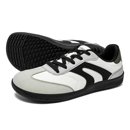 Par de zapatillas minimalistas con suela de caucho flexible y antideslizante para la ciudad.