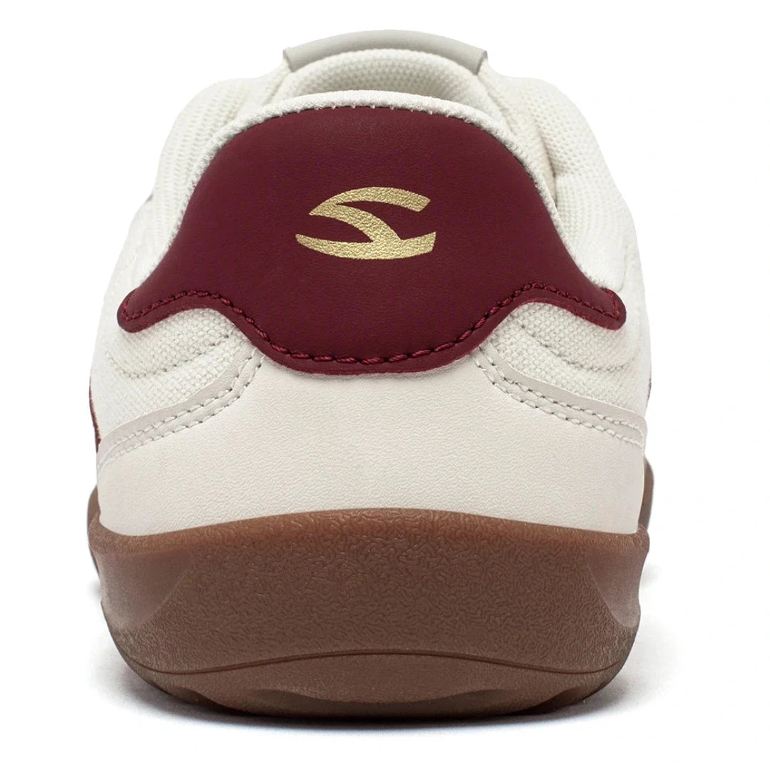 Detalle del talón en zapato minimalista que asegura una pisada estable y alineación natural.