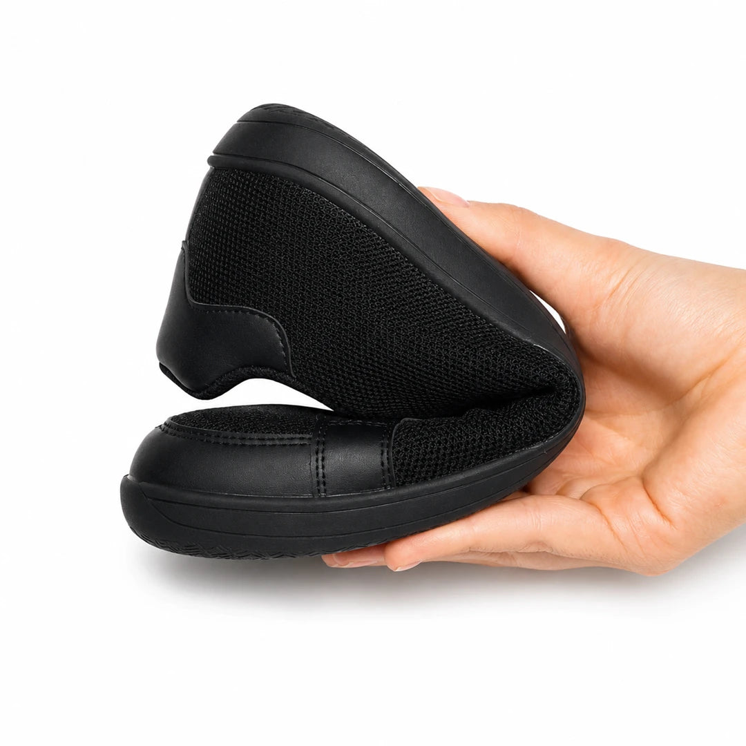 Zapato ergonómico para adulto ZZFABER Bamba I negro, zapatilla urbana elástica y flexible para evitar la opresión del juanete en Chile.