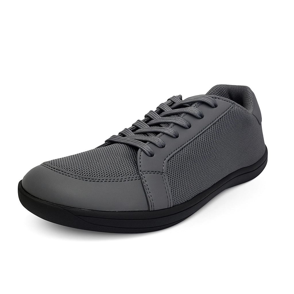 Zapatilla barefoot zzfaber Bamba I gris vista diagonal, calzado urbano minimalista.