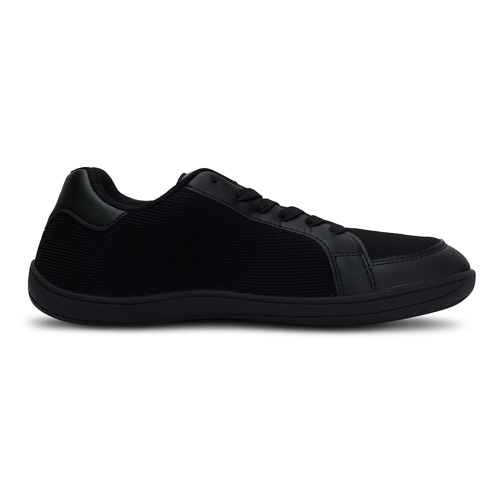 Zapatilla minimalista ZZfaber Bamba I negra, vista lateral.