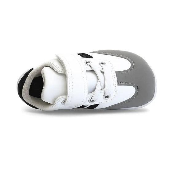 Zapatilla minimalista infantil ZZfaber Kids Niza I blanco con negro vista desde arriba.