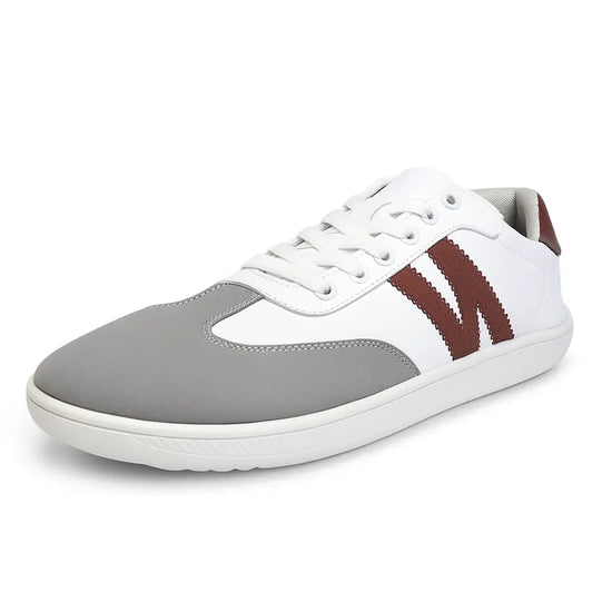 Zapatilla minimalista ZZfaber Niza I blanco con vinotinto vista diagonal.